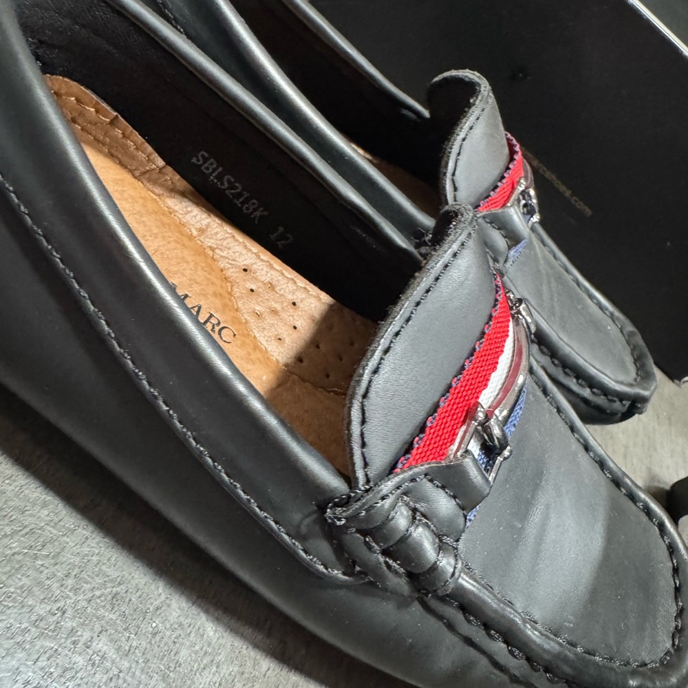 Black and Red Slip-On Loafers with Modern Design